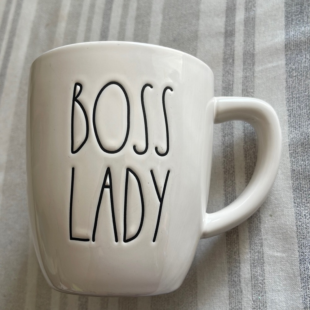 RAE DUNN “BOSS LADY” COFFEE MUG. Ripple effect. Like new.